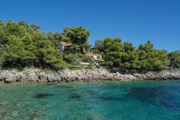 Ev (Five Bedroom House)