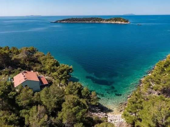 Ev (Five Bedroom House)