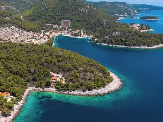 Ev (Five Bedroom House)