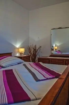 Ev (Holiday home with Garden Terrace)