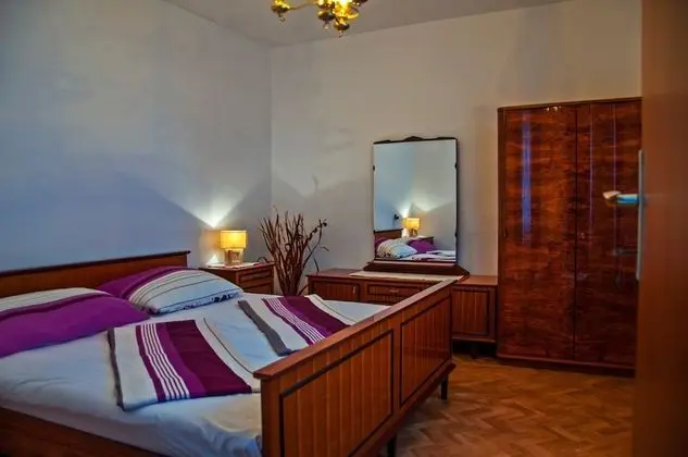 Ev (Holiday home with Garden Terrace)