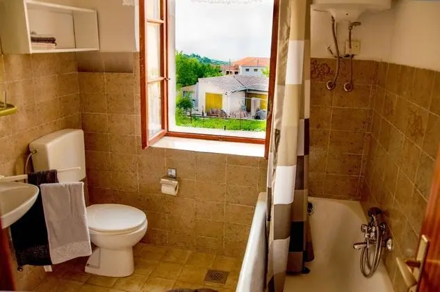 Ev (Holiday home with Garden Terrace)