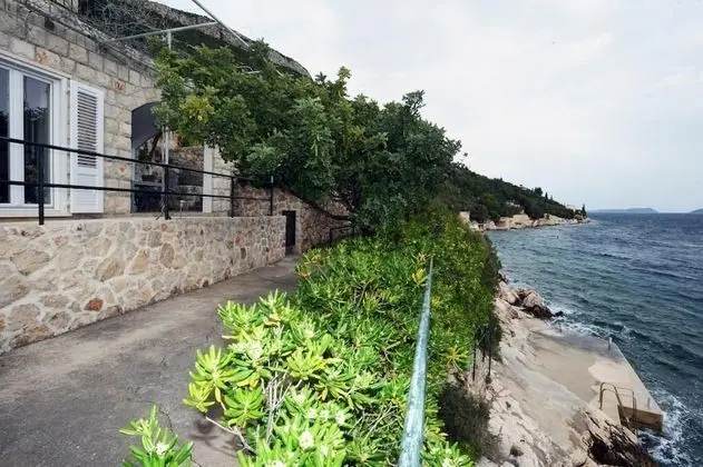 Ev (One Bedroom Apartment with Terrace)