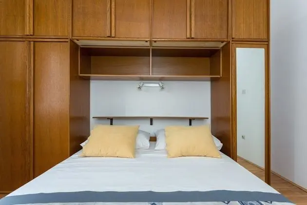 Ev (Four Bedroom Holiday Home)