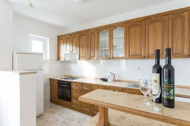 Ev (Four Bedroom Holiday Home)