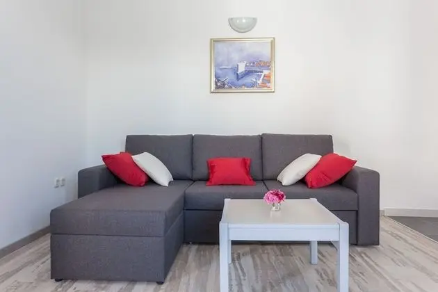 Ev (Four Bedroom Holiday Home)