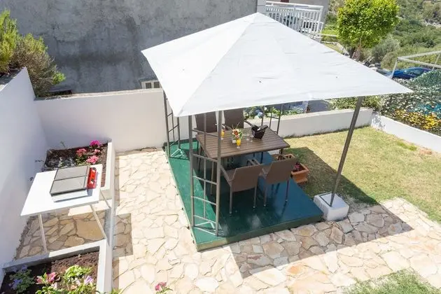Ev (Four Bedroom Holiday Home)