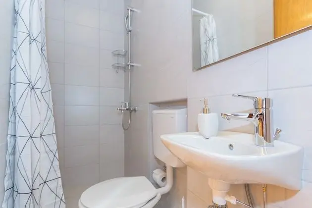 Ev (Four Bedroom Holiday Home)