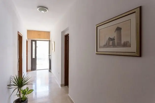 Ev (Four Bedroom Holiday Home)