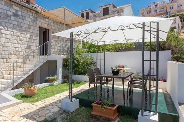 Ev (Four Bedroom Holiday Home)