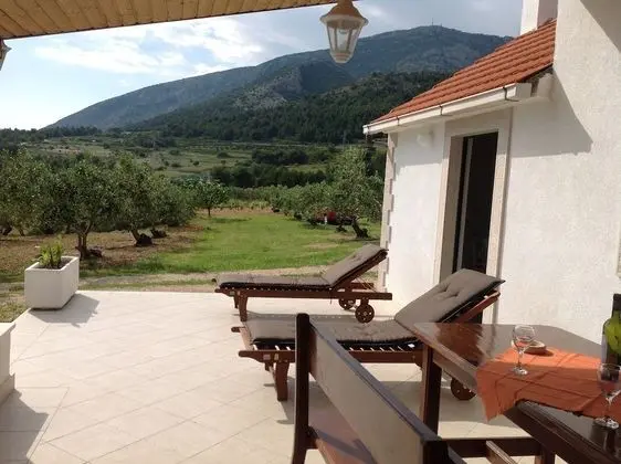 Ev (Holiday House with Terrace)