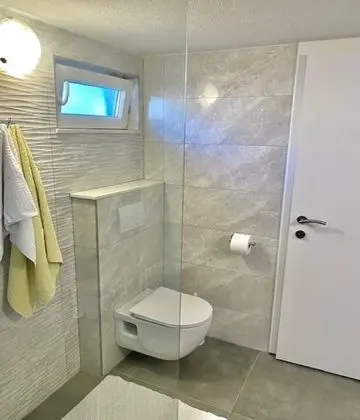 Ev (Holiday House with Terrace)