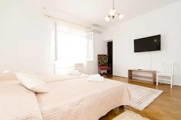 Ev (Duplex Three Bedroom Apartment)