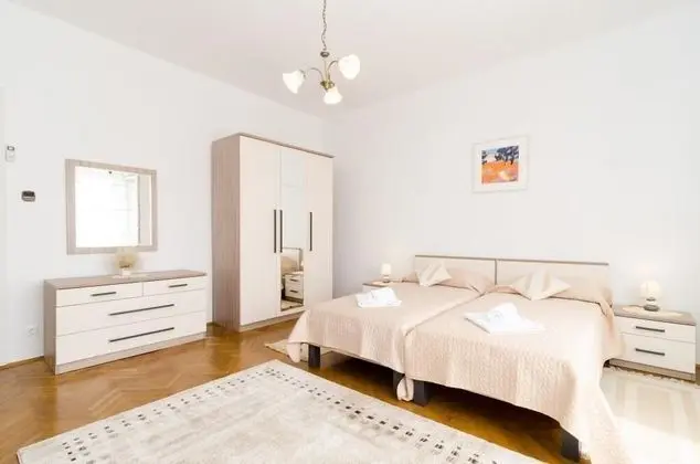 Ev (Duplex Three Bedroom Apartment)