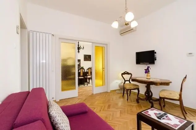 Ev (Duplex Three Bedroom Apartment)