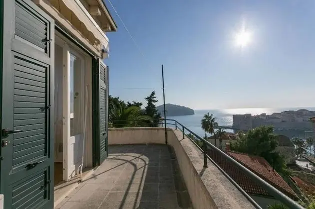 Ev (Duplex Three Bedroom Apartment)