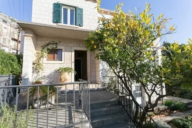 Ev (Duplex Three Bedroom Apartment)