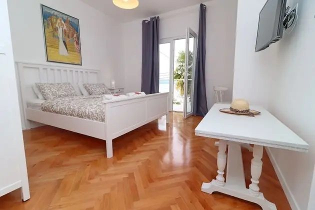 Ev (Three Bedroom Holiday Home)