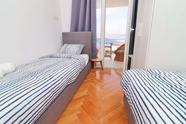 Ev (Three Bedroom Holiday Home)