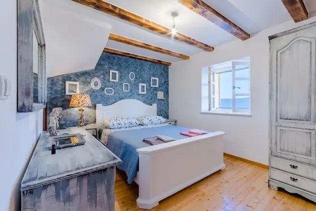 Ev (Two Bedroom Holiday Home with Private)