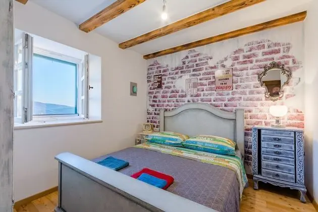 Ev (Two Bedroom Holiday Home with Private)