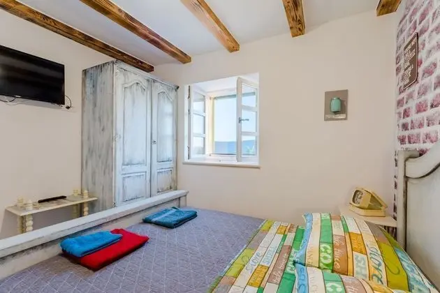 Ev (Two Bedroom Holiday Home with Private)