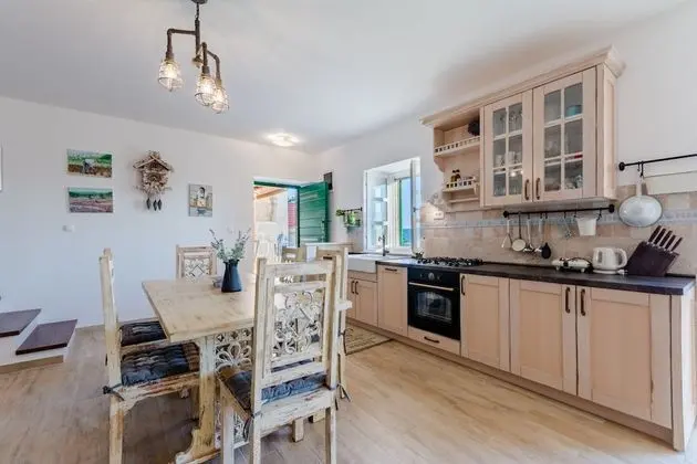 Ev (Two Bedroom Holiday Home with Private)