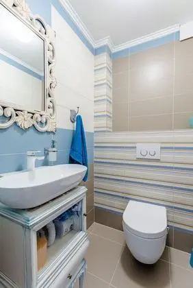 Ev (Two Bedroom Holiday Home with Private)