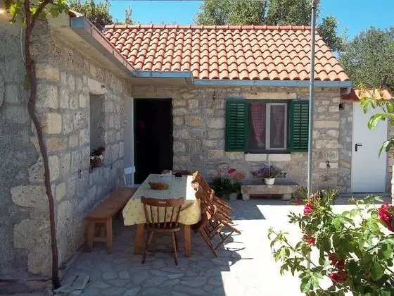 Ev (Holiday Home with Terrace)