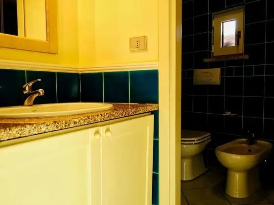 Ev