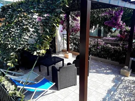 Ev (Two Bedroom Holiday Home)