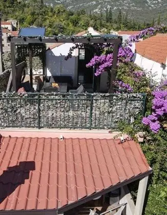 Ev (Two Bedroom Holiday Home)