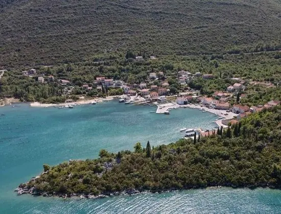 Ev (Two Bedroom Holiday Home)