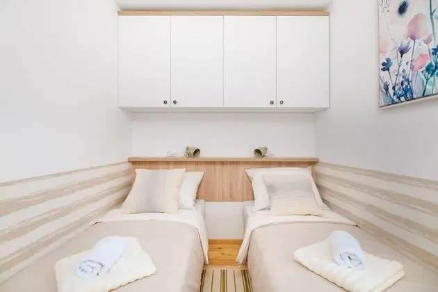 Ev (Three Bedroom Home with heated Pool a)