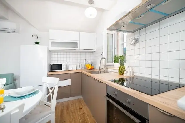 Ev (Three Bedroom Home with heated Pool a)