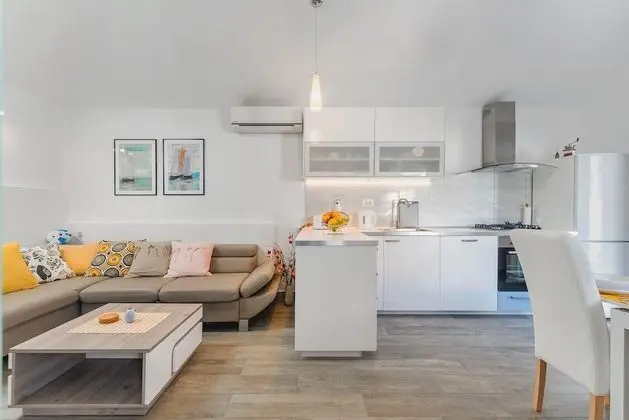 Ev (Three Bedroom Home with heated Pool a)