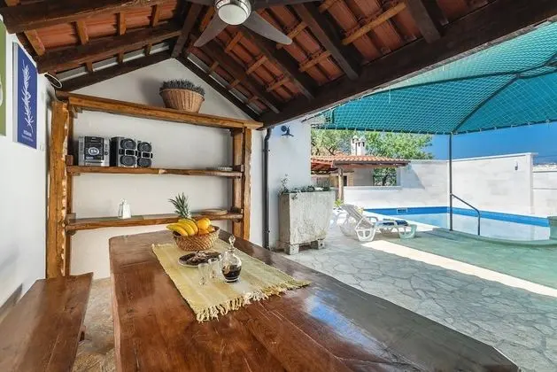 Ev (Three Bedroom Home with heated Pool a)