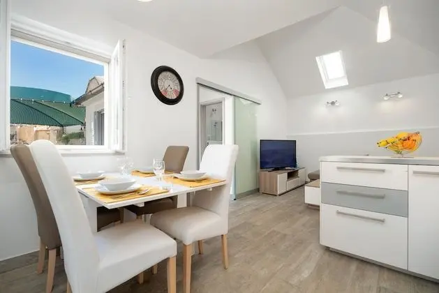 Ev (Three Bedroom Home with heated Pool a)