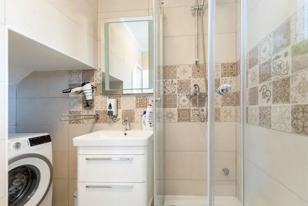 Ev (Three Bedroom Home with heated Pool a)