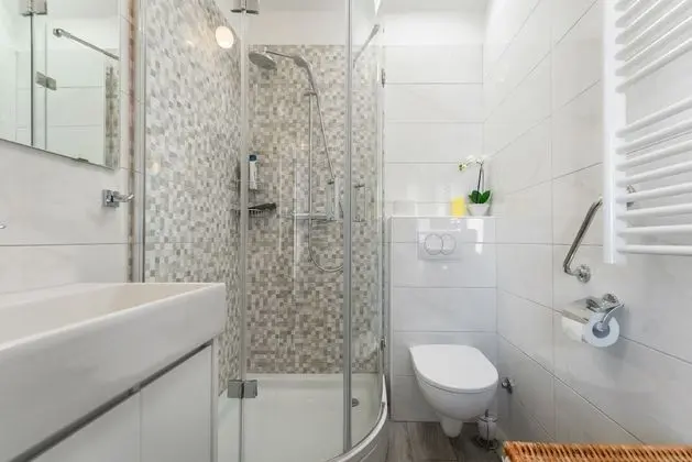 Ev (Three Bedroom Home with heated Pool a)