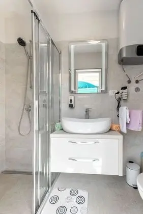 Ev (Three Bedroom Home with heated Pool a)