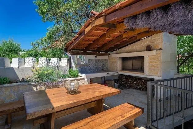 Ev (Three Bedroom Home with heated Pool a)