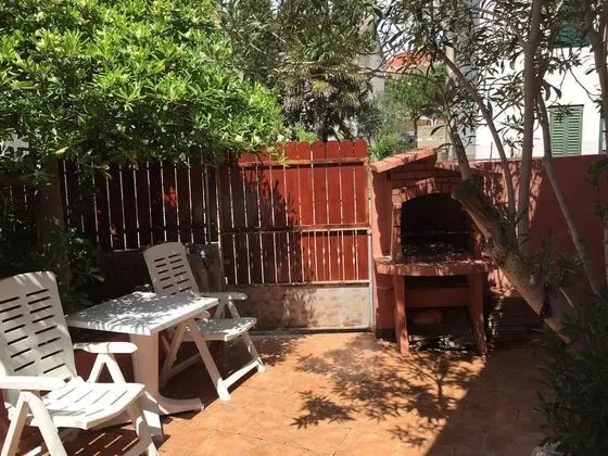 Ev, 3 Yatak Odası, 2 Banyolu, Bahçe Manzaralı