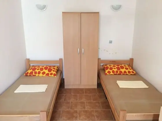 Ev, 3 Yatak Odası, 2 Banyolu, Bahçe Manzaralı