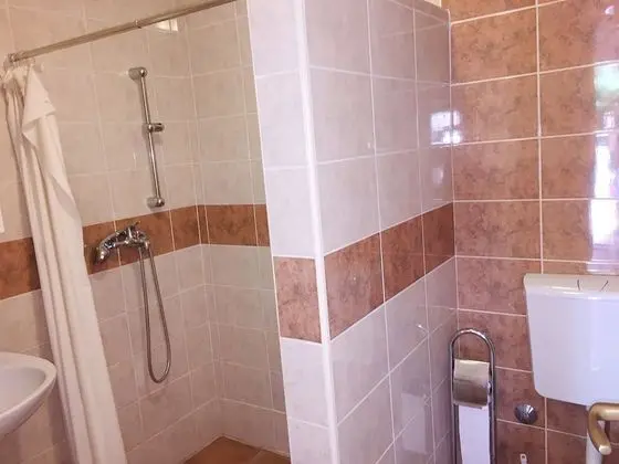 Ev, 3 Yatak Odası, 2 Banyolu, Bahçe Manzaralı