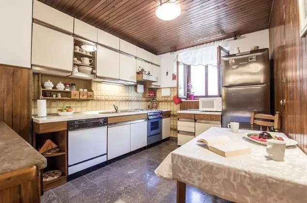 Ev (Three Bedroom Home with Terrace)