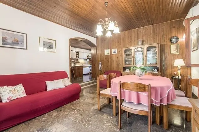 Ev (Three Bedroom Home with Terrace)