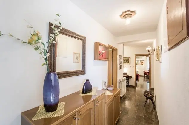 Ev (Three Bedroom Home with Terrace)