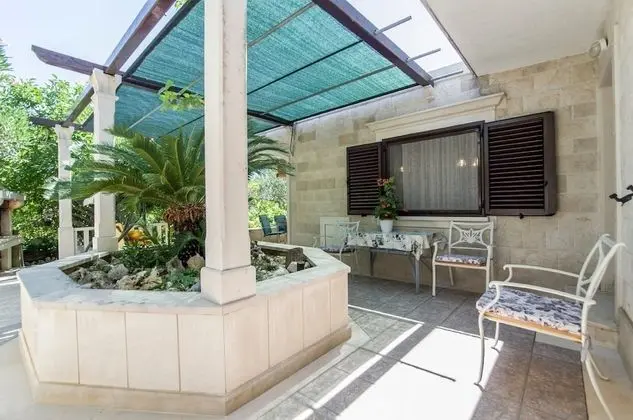 Ev (Three Bedroom Home with Terrace)