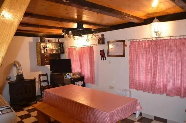 Ev (Two Bedroom Holiday Home with Terrace)